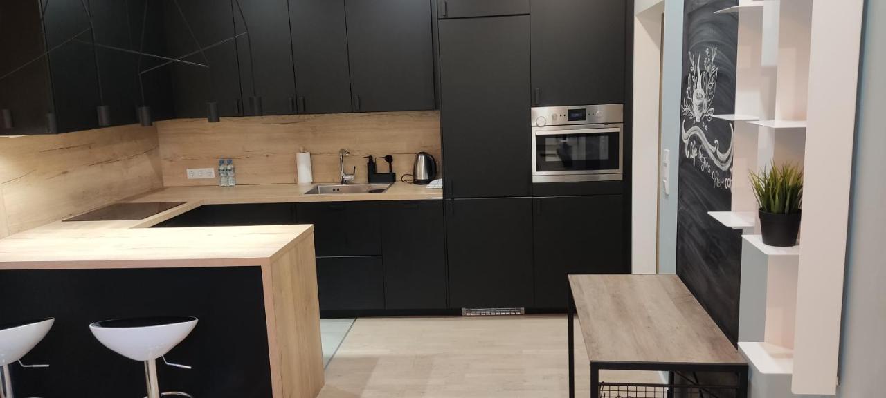 ורשה Be My Guest- Fontany Luxury Apartment Metro Wi-Fi Free Parking Zone מראה חיצוני תמונה
